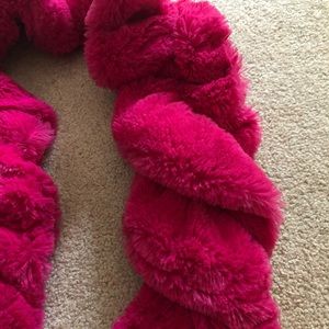Stretchy Pink Spiraled Scarf Never Worn